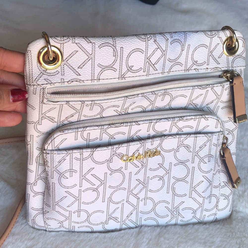 Calvin Klein Cross body bag.